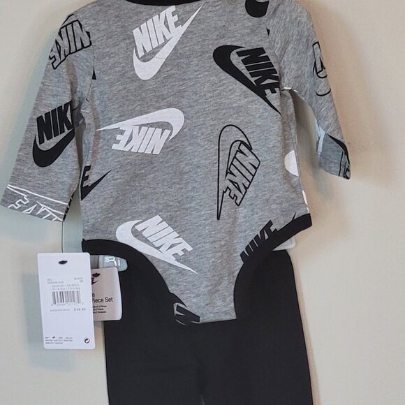 Nike Baby 2-Piece Bodysuit & Joggers Set - All-Over Logo Print - Sporty - Picture 11 of 16
